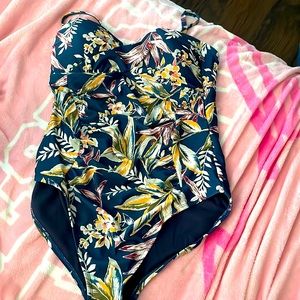 Size 10, floral design